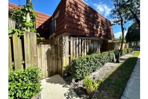 9952 NW 6th Court 9952, Plantation, FL 33324 Sold 04/16/25