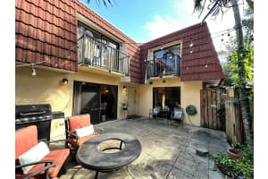 9952 NW 6th Court 9952, Plantation, FL 33324 Sold 04/16/25