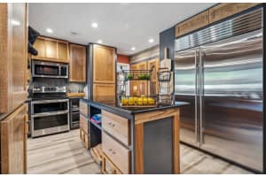 1801 SW 55th Ave, Plantation, FL 33317 Sold 01/27/25