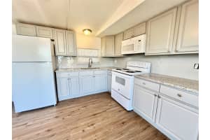 1065 Riverview Dr, Moore Haven, FL 33471 Sold 03/28/25