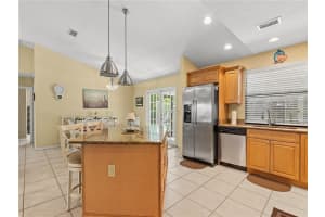 527 10th Ave, Vero Beach, FL 32962 Sold 03/21/25