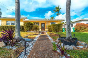 301 SE 3rd Ter, Dania Beach, FL 33004 Sold 06/17/25