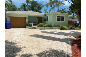 425 S 26th Ave, Hollywood, FL 33020 Sold 01/22/25