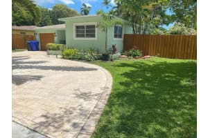 425 S 26th Ave, Hollywood, FL 33020 Sold 01/22/25