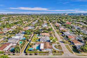 5517 Monroe St, Hollywood, FL 33021 Sold 09/09/25