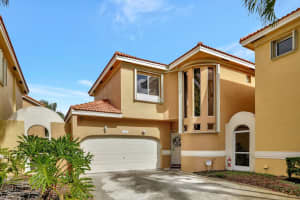 11273 Lakeview Dr 32-I, Coral Springs, FL 33071 Sold 04/14/25