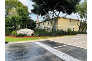8652 N Southgate Shores Cir, Tamarac, FL 33321 Sold 01/21/25