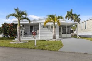 8621 SW 19th St, Davie, FL 33324 Sold 03/31/25