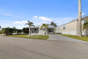 8621 SW 19th St, Davie, FL 33324 Sold 03/31/25