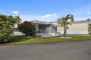8621 SW 19th St, Davie, FL 33324 Sold 03/31/25