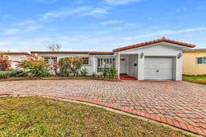 3820 Cleveland St, Hollywood, FL 33021 - MLS#F10477111