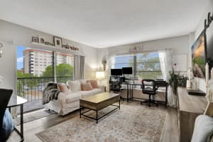 4160 Inverrary Dr 402, Lauderhill, FL 33319 Sold 05/07/25