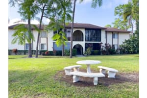 339 Knotty Pine Cir B1, Greenacres, FL 33463 Sold 06/23/25