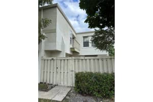 12124 Regal Ct, Wellington, FL 33414 Sold 03/12/25