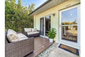 884 Crystal Lake Dr 884, Deerfield Beach, FL 33064 Sold 01/31/25