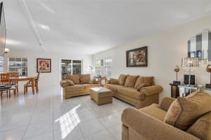 1871 SW 84th Ave, Davie, FL 33324 Sold 05/01/25