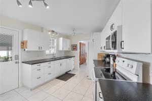 1871 SW 84th Ave, Davie, FL 33324 Sold 05/01/25