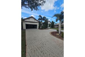 551 SW 101st Ter, Plantation, FL 33324 Sold 04/25/25