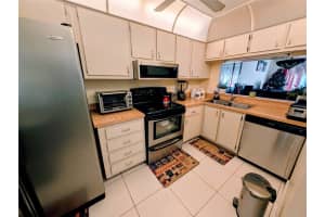 6075 N Sabal Palm Blvd 204, Tamarac, FL 33319 Sold 05/09/25