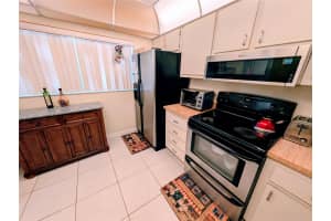 6075 N Sabal Palm Blvd 204, Tamarac, FL 33319 Sold 05/09/25