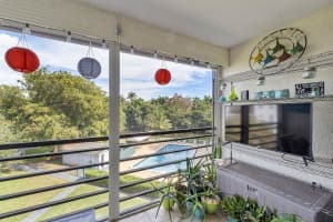 104 E Royal Park Dr 4B, Oakland Park, FL 33309 Sold 12/17/25