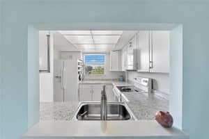 104 E Royal Park Dr 4B, Oakland Park, FL 33309 - MLS#F10477632