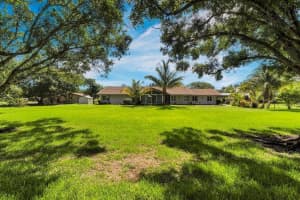 10820 SW 40th St, Davie, FL 33328 Sold 01/14/25
