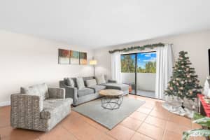 130 S Shore Dr A4, Miami Beach, FL 33141 - MLS#F10477668