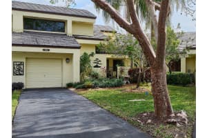 352 NW 94th Ter, Plantation, FL 33324 Sold 02/14/25