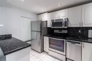 470 Paradise Isle Blvd 105, Hallandale Beach, FL 33009 Sold 06/02/25