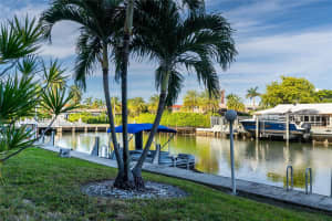 470 Paradise Isle Blvd 105, Hallandale Beach, FL 33009 Sold 06/02/25