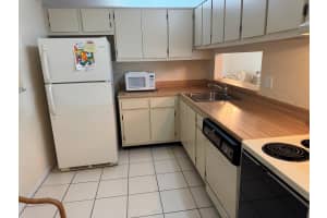 5250 Las Verdes Cir 224, Delray Beach, FL 33484 Sold 03/28/25