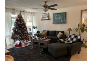 216 NE 15th Ave, Pompano Beach, FL 33060 Sold 01/29/25