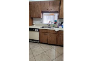 110 S Shore Dr 4E, Miami Beach, FL 33141 Sold 07/31/25