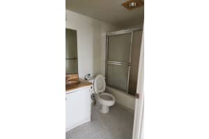 110 S Shore Dr 4E, Miami Beach, FL 33141 Sold 07/31/25