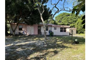 2716 NE 1st Ave, Wilton Manors, FL 33334 Sold 02/04/25