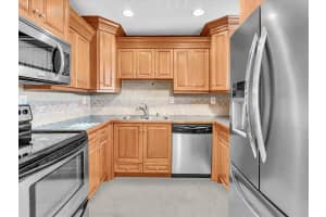 2566 S Garden Dr 310, Lake Worth, FL 33461 Sold 07/07/25