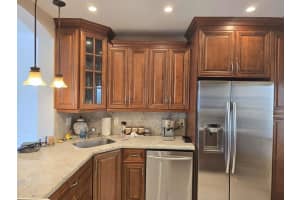 330 SE 2nd St 404E, Hallandale Beach, FL 33009 Sold 03/14/25