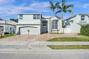 10351 SW 9th Ln, Pembroke Pines, FL 33025 Sold 03/24/25