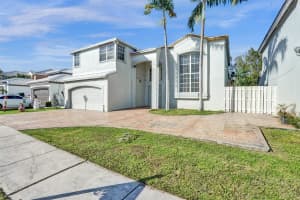10351 SW 9th Ln, Pembroke Pines, FL 33025 Sold 03/24/25