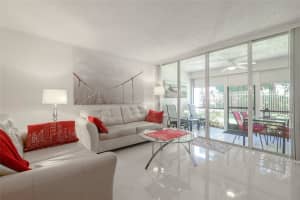 3940 Inverrary Blvd 107-a, Lauderhill