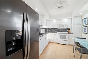 3900 Oaks Clubhouse Dr 310, Pompano Beach, FL 33069 Sold 05/28/25