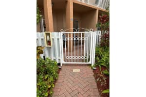 7725 Yardley Dr 113, Fort Lauderdale, FL 33321 Sold 04/30/25