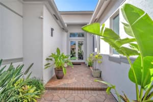2575 Jardin Ct, Weston, FL 33327 Sold 02/12/25