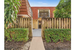 708 NW 99 CR 708, Plantation, FL 33324 Sold 03/25/25