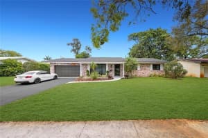 7541 NW 13th St, Plantation, FL 33313 Sold 01/31/25