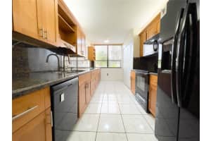 900 NE 195th St 312, Miami, FL 33179 Sold 03/06/25