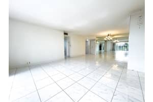 900 NE 195th St 312, Miami, FL 33179 Sold 03/06/25