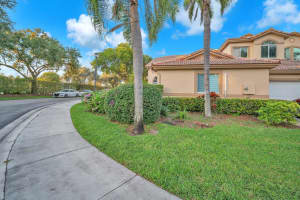 5190 W Madison Lakes Cir W, Davie, FL 33328 Sold 01/31/25