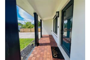 5240 NE 1st Ave, Oakland Park, FL 33334 Sold 03/14/25